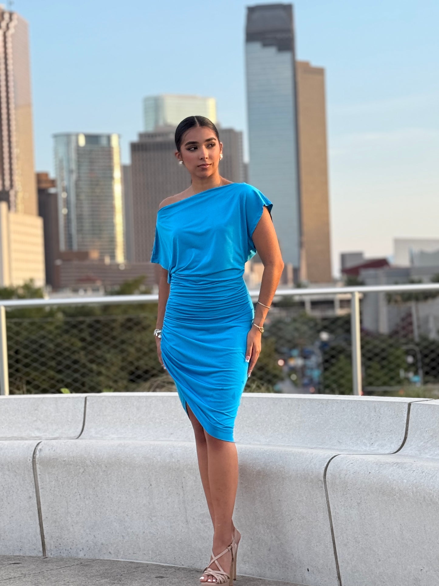 Short Sleeve Ruched Midi Dress