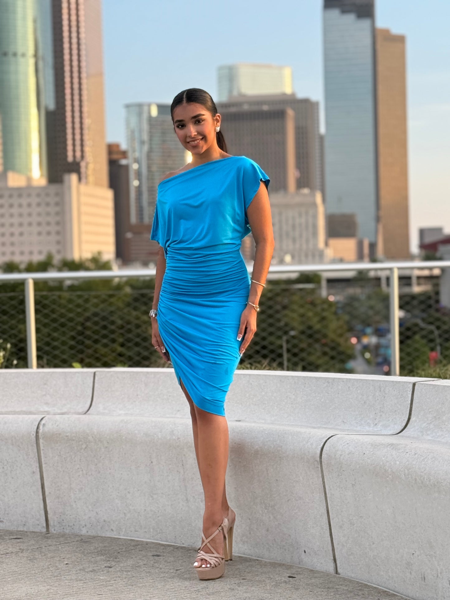 Short Sleeve Ruched Midi Dress