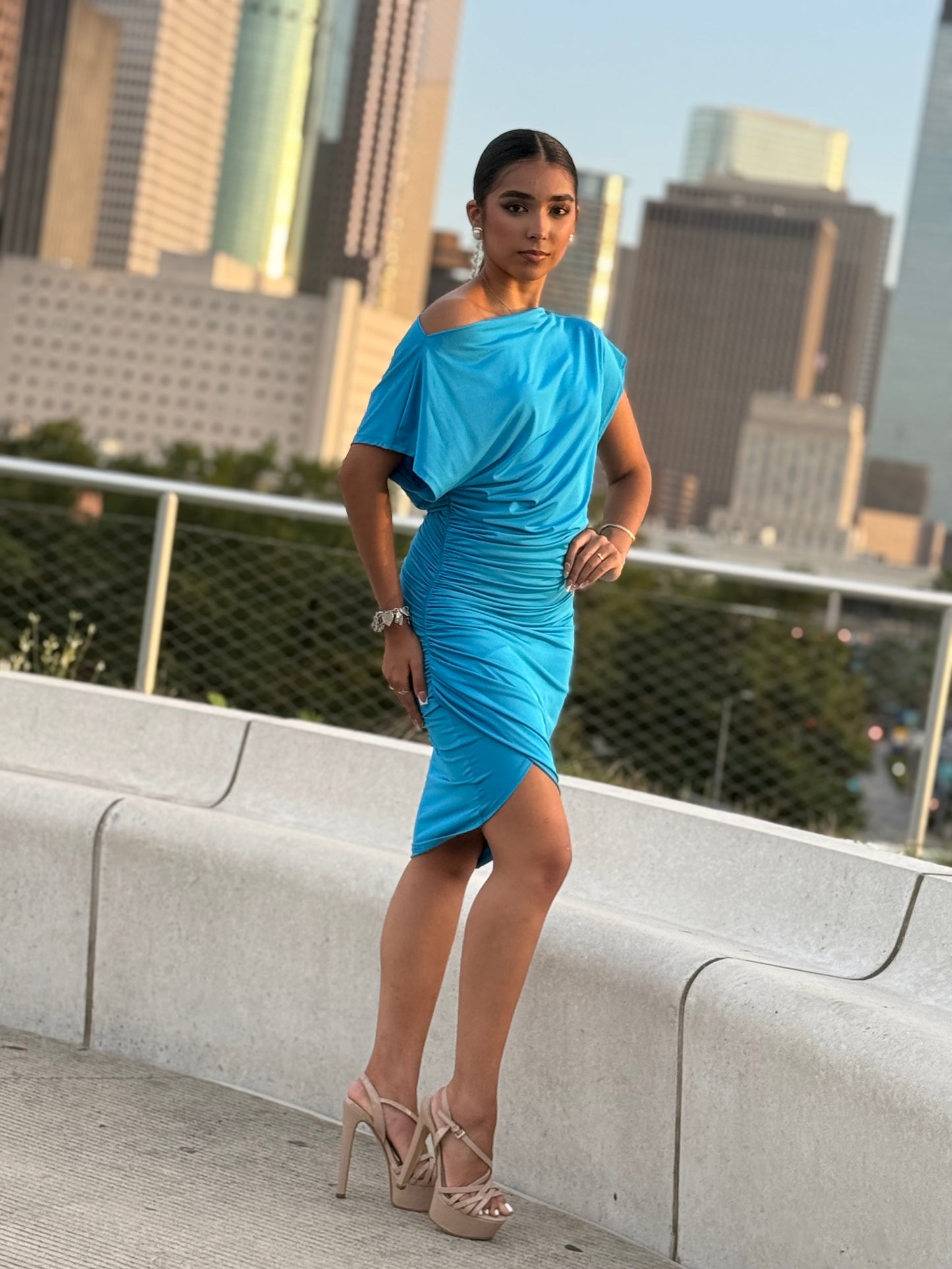 Short Sleeve Ruched Midi Dress