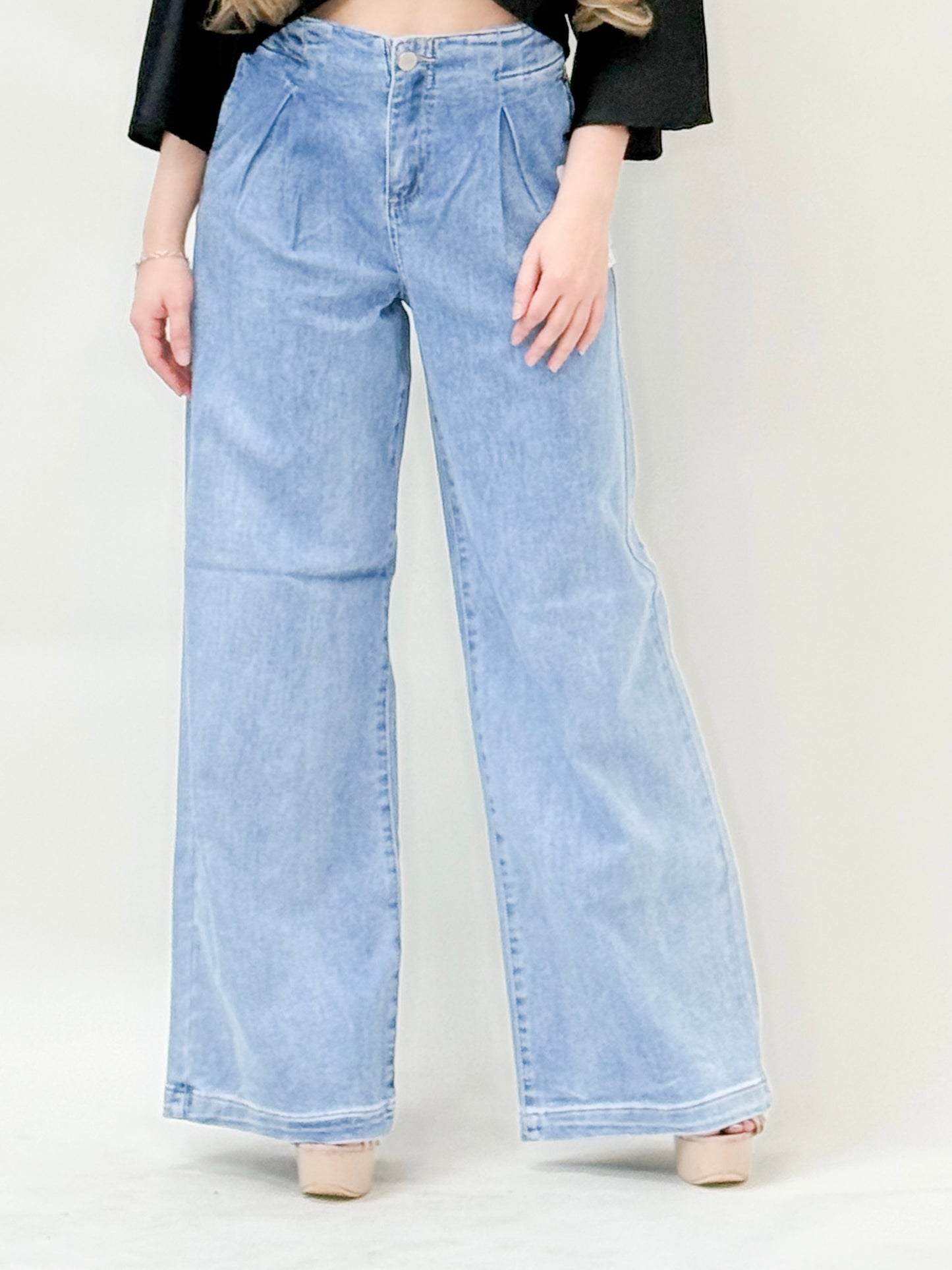 Light Wash Wide-Leg Pleated Jeans