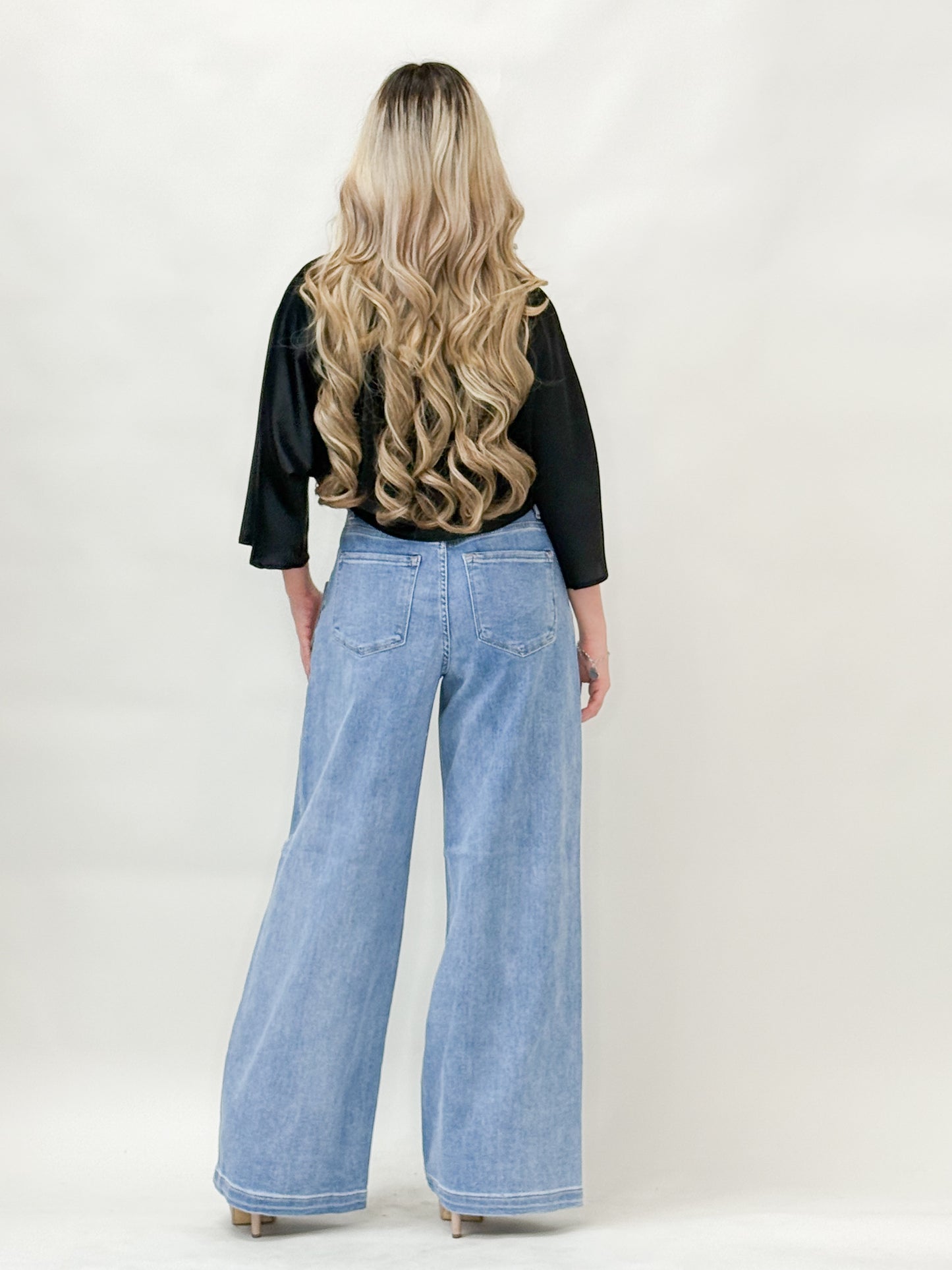Light Wash Wide-Leg Pleated Jeans