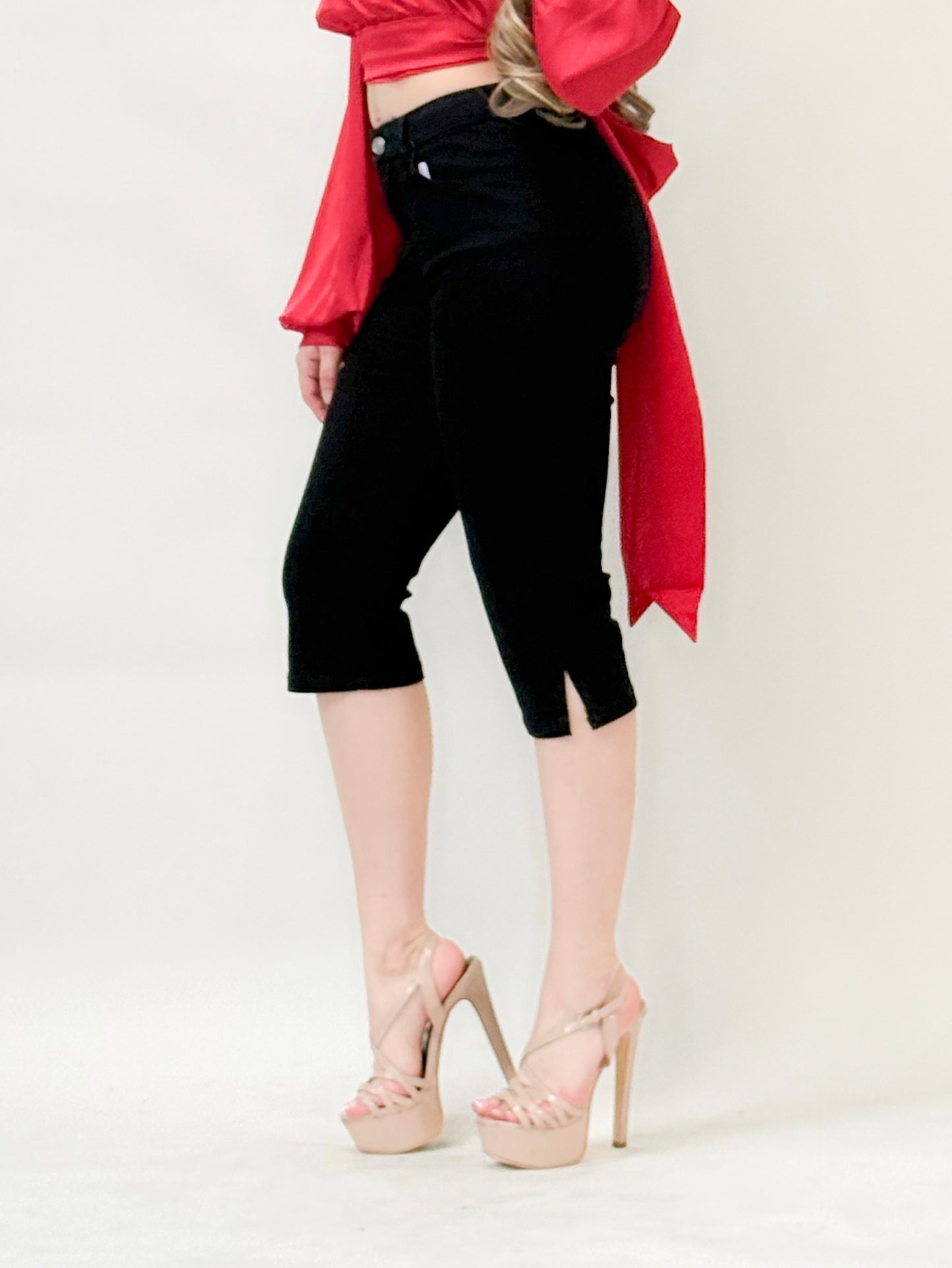 Black Cropped Capri Jeans