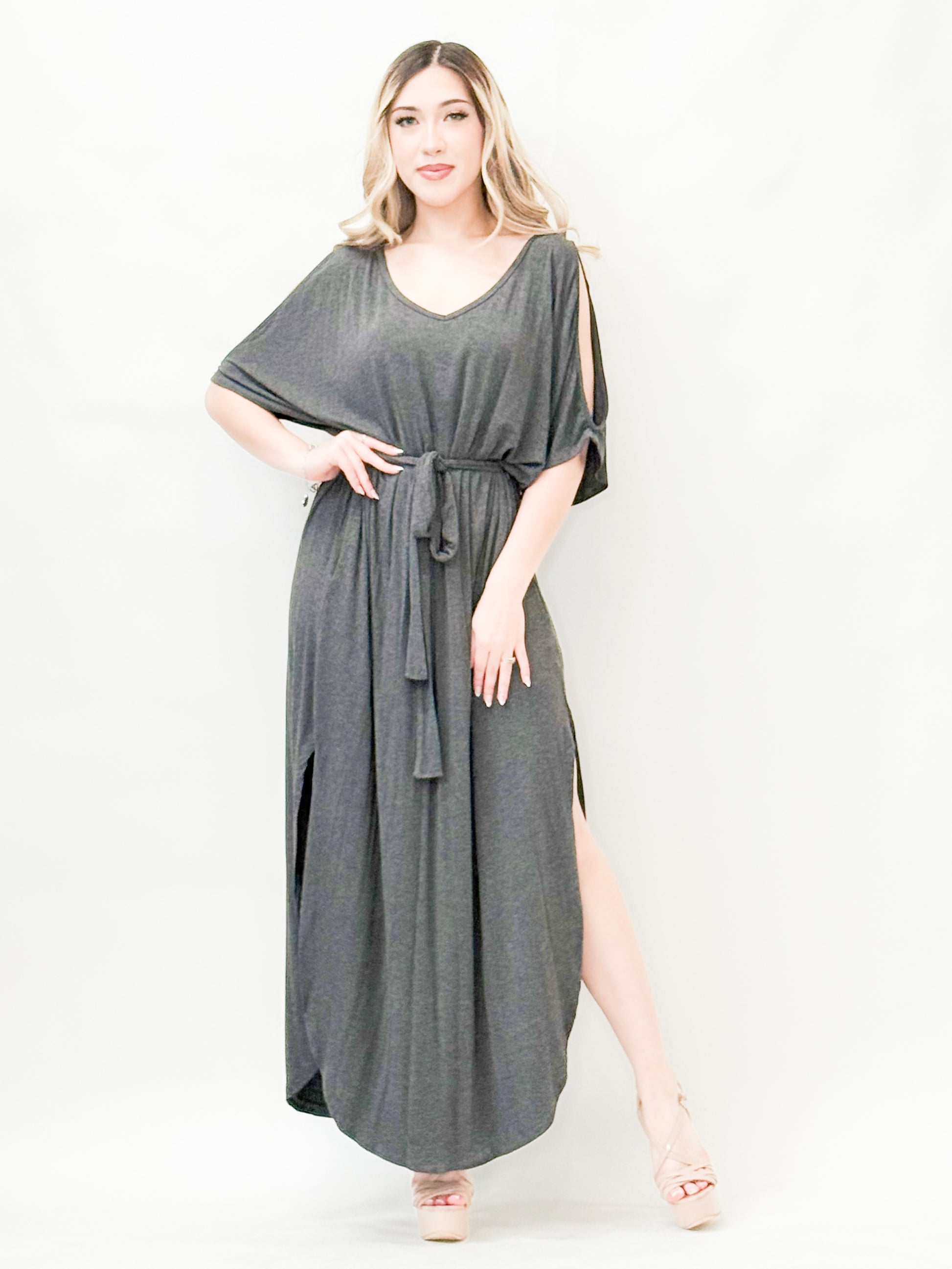 Charcoal Split-Sleeve Maxi Drees Brenda's Fashion Boutique Charcoal Split-Sleeve Maxi Drees Brenda's Fashion Boutique